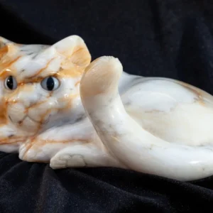 кот из камня